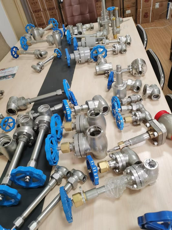 Válvula de control criogénica de la brida para el tanque de gases líquidos LNG LOX LIN LAR LCO2